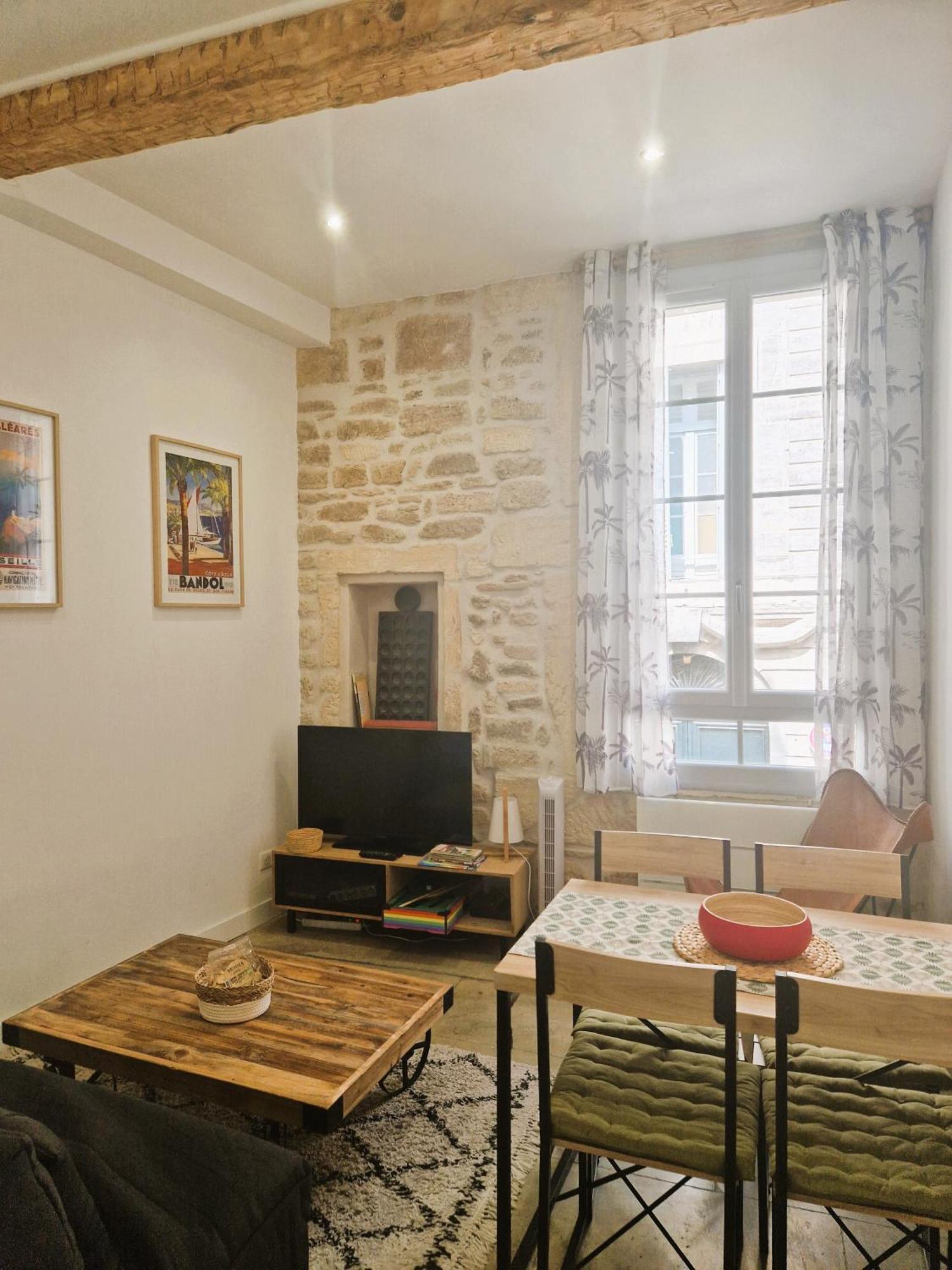 Appartement Cosy Dans Le Centre Historique Montpellier Luaran gambar